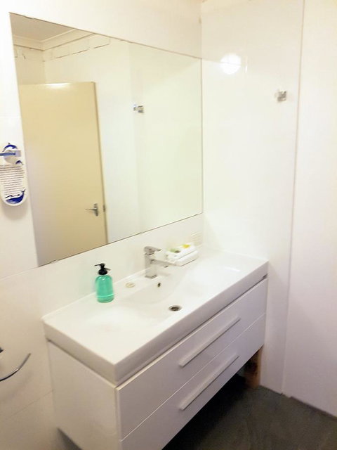 Tropicana Motor Inn - Australian Destinations 31