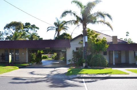 Tropicana Motor Inn - Australian Destinations 20