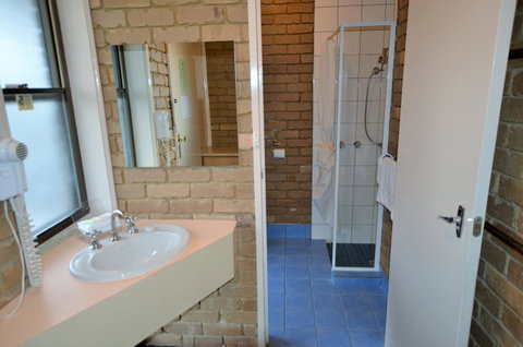 Tropicana Motor Inn - Australian Destinations 11