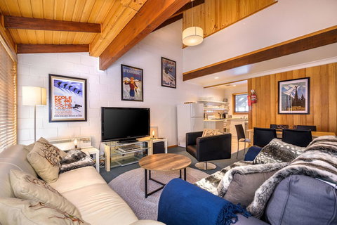 FOUNTAINS 3, Mount Hotham - Australian Destinations 1