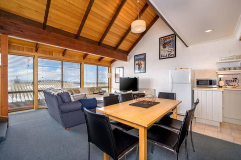 FOUNTAINS 3, Mount Hotham - Australian Destinations 2