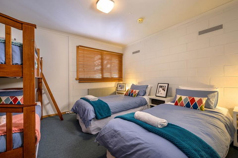 FOUNTAINS 3, Mount Hotham - Australian Destinations 6