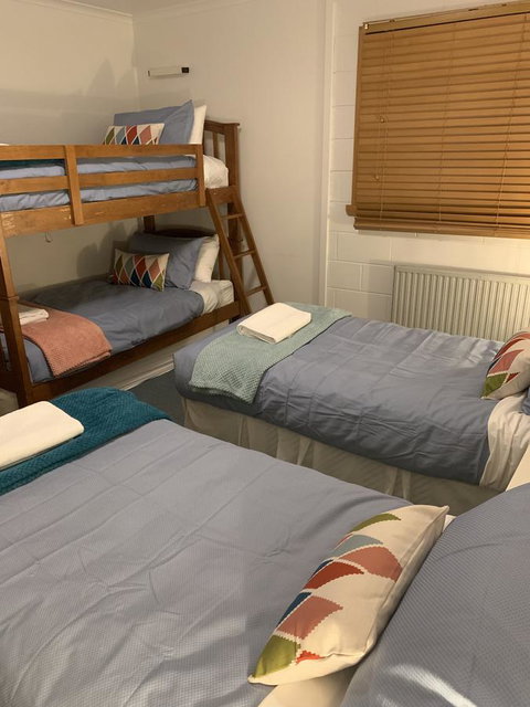 FOUNTAINS 3, Mount Hotham - Australian Destinations 7