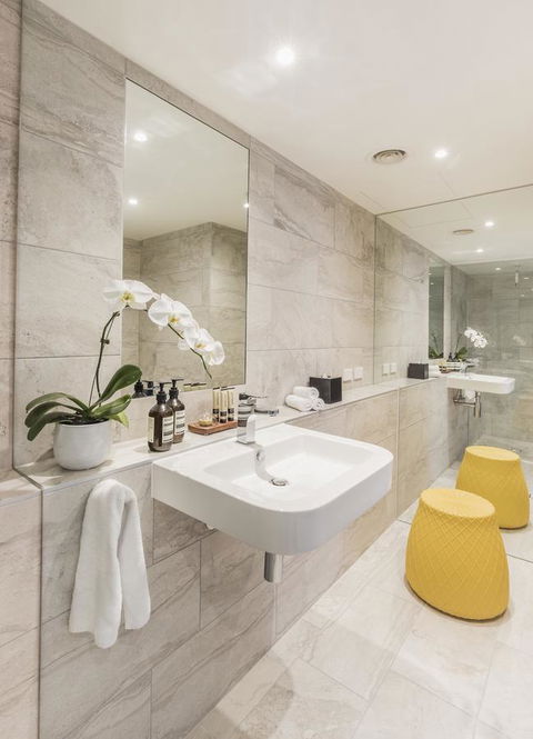 Quay West Suites Melbourne - Australian Destinations 4