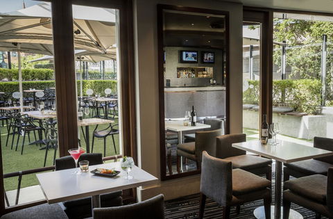 Quay West Suites Melbourne - Australian Destinations 24