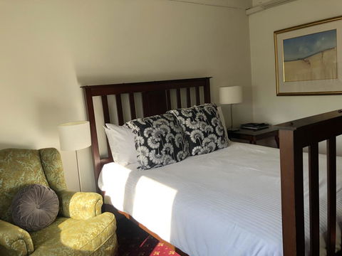The Corner Hotel Alexandra - Australian Destinations 2