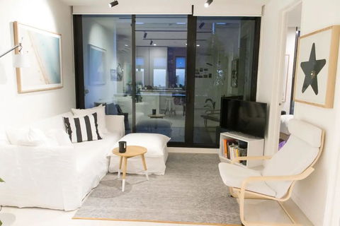 Trendy 1 Bedroom Apartment In The Heart Of Collingwood - Australian Destinations 0