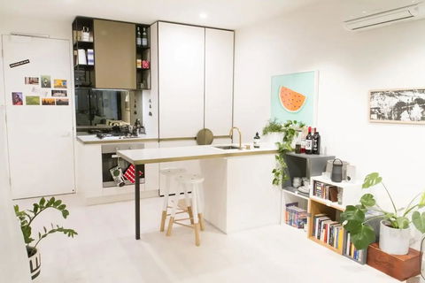 Trendy 1 Bedroom Apartment In The Heart Of Collingwood - Australian Destinations 1