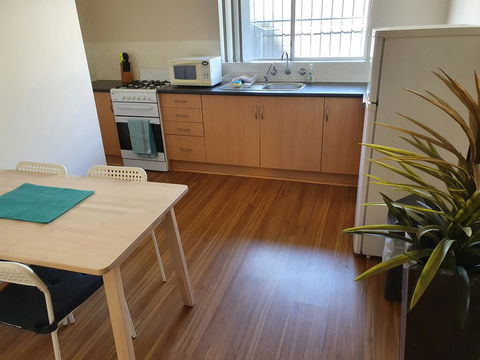 Value 2 Bed Villa Close To QEH + Airport + City + Beach - Australian Destinations 3