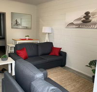 Walk to Lamberts Beach with Wi-fi and Netflix - Australian Destinations