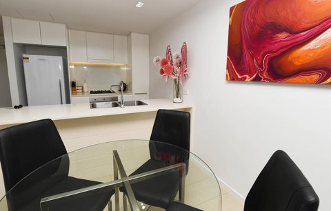 WATERFRONT DARWIN TROPICAL DELIGHT - Australian Destinations 2