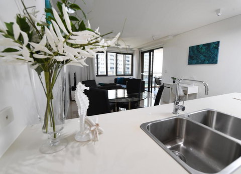 WATERFRONT DARWIN TROPICAL GEM - Australian Destinations 0