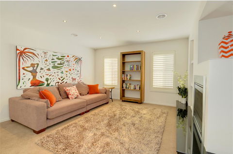 Newington Lakehouse - Australian Destinations 16