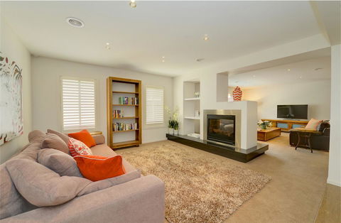 Newington Lakehouse - Australian Destinations 8