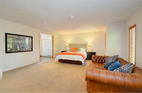 Newington Lakehouse - Australian Destinations 14