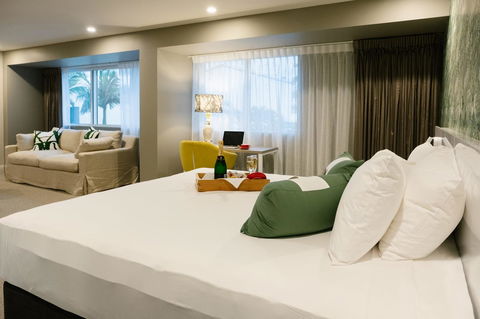 Pacific Hotel Cairns - Australian Destinations 20