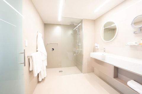 Pacific Hotel Cairns - Australian Destinations 5