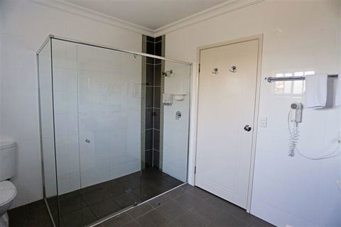 Drovers Motor Inn - Australian Destinations 2