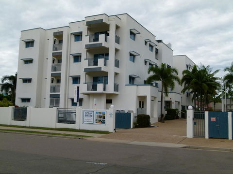 Madison Ocean Breeze Apartments - Australian Destinations 2