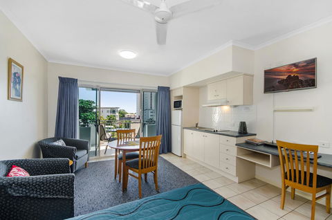 Madison Ocean Breeze Apartments - Australian Destinations 11
