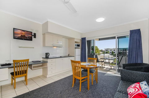 Madison Ocean Breeze Apartments - Australian Destinations 12