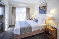 Book Emerald Accommodation Vacations Australian Destinations Australian Destinations