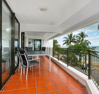 Roydon Beachfront Apartments - Australian Destinations