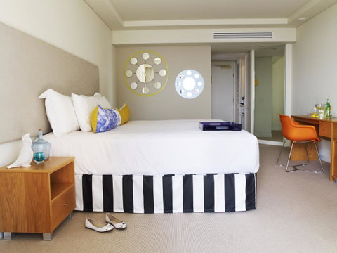 QT Gold Coast - Australian Destinations 3