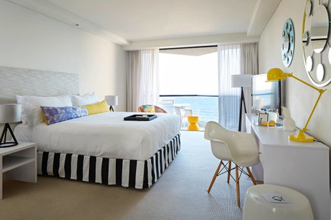 QT Gold Coast - Australian Destinations 4