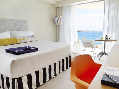 QT Gold Coast - Australian Destinations 8