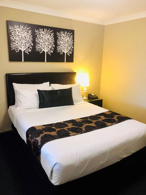 Ambassador On Ruthven - Australian Destinations 38