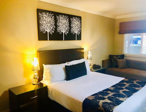 Ambassador On Ruthven - Australian Destinations 40