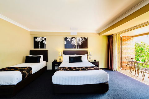 Ambassador On Ruthven - Australian Destinations 15