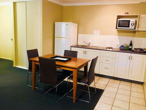 Ambassador On Ruthven - Australian Destinations 35