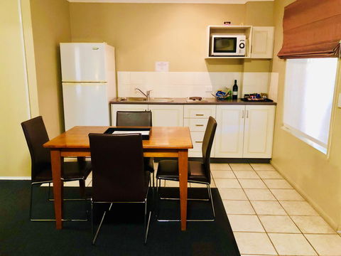 Ambassador On Ruthven - Australian Destinations 37