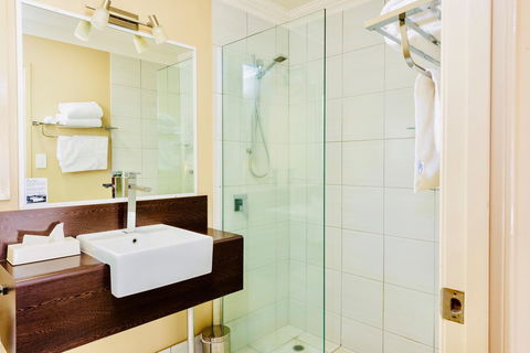 Ambassador On Ruthven - Australian Destinations 23