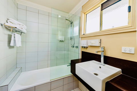 Ambassador On Ruthven - Australian Destinations 29