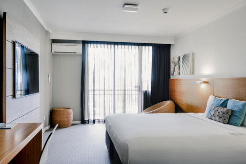 Novotel Cairns Oasis Resort - Australian Destinations 27