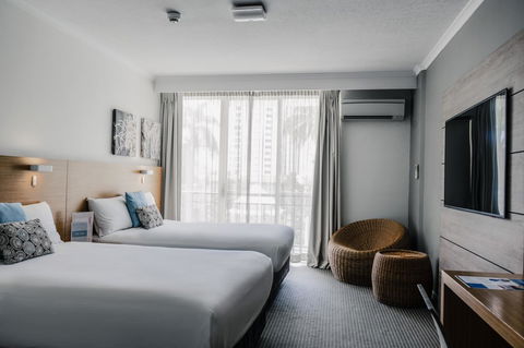 Novotel Cairns Oasis Resort - Australian Destinations 3