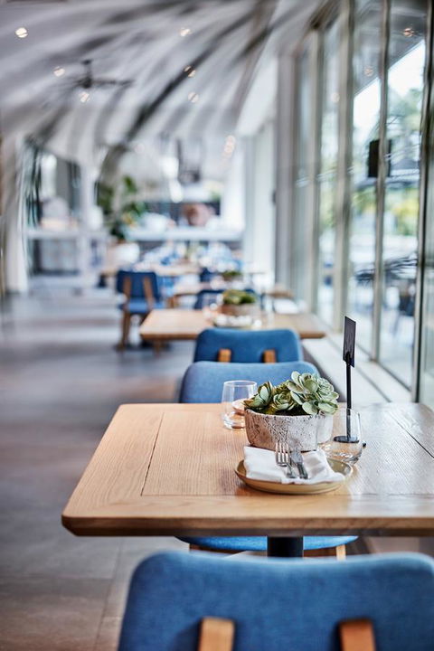 Novotel Cairns Oasis Resort - Australian Destinations 19
