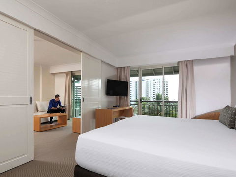 Novotel Cairns Oasis Resort - Australian Destinations 41