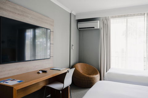 Novotel Cairns Oasis Resort - Australian Destinations 26