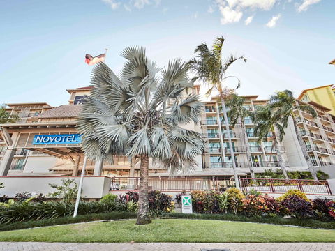 Novotel Cairns Oasis Resort - Australian Destinations 43