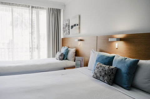 Novotel Cairns Oasis Resort - Australian Destinations 23