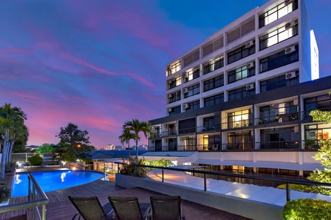 Sunshine Tower Hotel - Australian Destinations 3