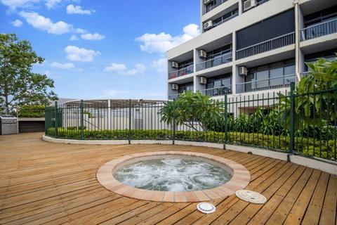 Sunshine Tower Hotel - Australian Destinations 13