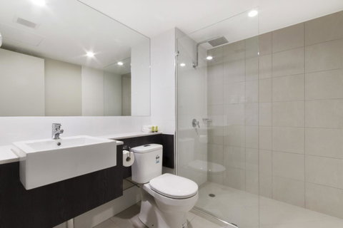 Sunshine Tower Hotel - Australian Destinations 16