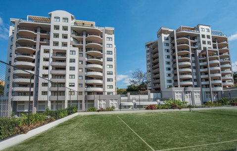 The Oasis Apartments - Australian Destinations 4