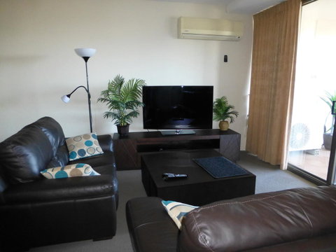 The Oasis Apartments - Australian Destinations 7