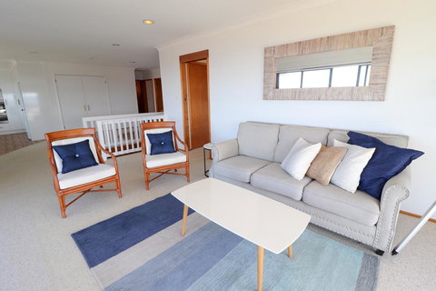 Waves @ Caves - Australian Destinations 3